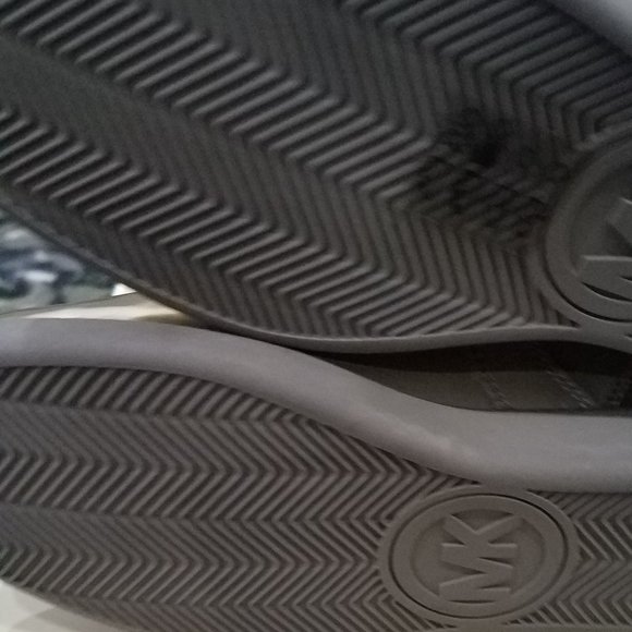 $250 OFF ✅ Michael Kors SKID BOOTIE Dark Khaki Zipper & Velcro ~ 8½ 8.5 ✨ BNIB - Picture 7 of 13